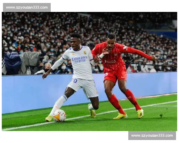 国家德比爆赛后混战!维尼修斯怒冲对手,警方出面平息 国家德比爆赛后混战!维尼修斯怒冲对手,警方出面平息